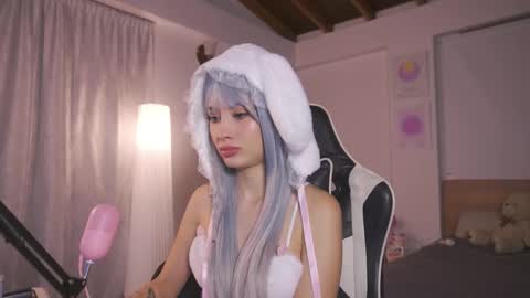 Cat independent model  online show from September 27, 2025, 1:43 am