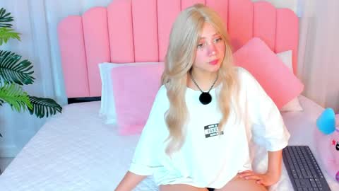 Snapshot of sweett_fire chatting on April 18, 2026, 7:07 pm sweett_fire online show from April 18, 2026, 7:07 pm