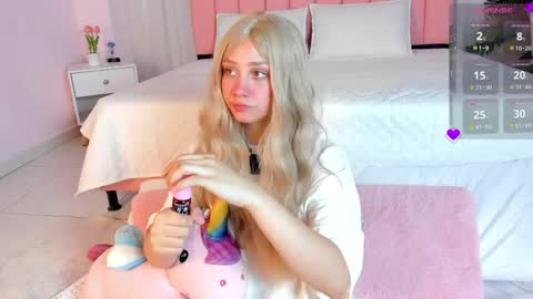 Snapshot of sweett_fire chatting on April 30, 2026, 8:57 pm sweett_fire online show from April 30, 2026, 8:57 pm