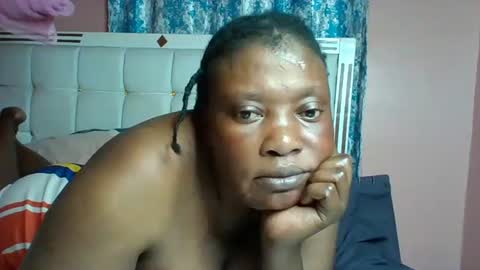 Snapshot of sweett_melly chatting on February 13, 2025, 9:38 pm sweett_melly online show from February 13, 2025, 9:38 pm