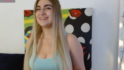 Snapshot of sweett_minionn chatting on January 5, 2025, 3:13 pm IG valeen mo Vale My schedule Monday to Friday900 am - 300 pm online show from January 5, 2025, 3:13 pm