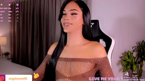 Snapshot of sweett_shinexx chatting on June 5, 2026, 4:52 am angel online show from June 5, 2026, 4:52 am