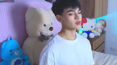 Neffer online show from December 23, 2025, 3:04 am