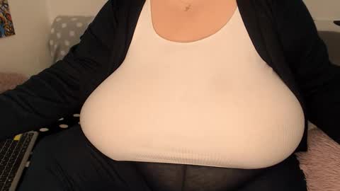 Maya online show from November 28, 2025, 1:25 pm