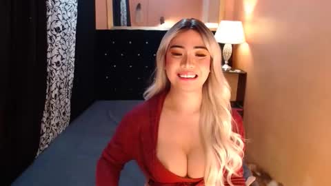 Ms trixiee online show from November 7, 2025, 8:25 am