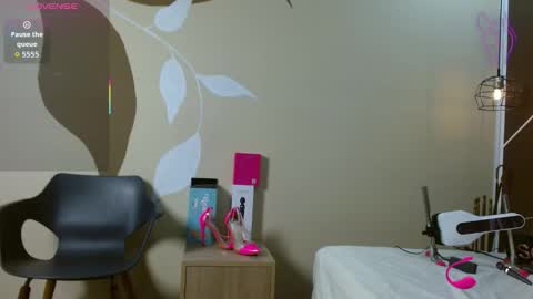 Scarlet online show from November 20, 2025, 11:43 am