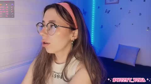 Veronica Independent Model online show from October 6, 2025, 10:45 am