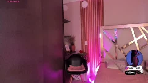 sweetviolet___ online show from April 17, 2026, 12:19 pm