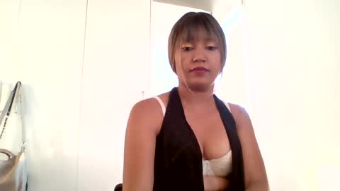 Snapshot of sweetwhisper4u chatting on June 12, 2026, 5:17 am katie online show from June 12, 2026, 5:17 am