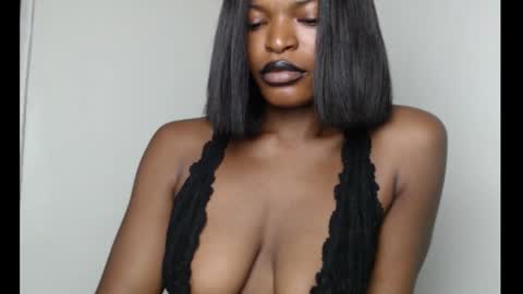 sweetxxboobsx online show from November 17, 2025, 8:31 am