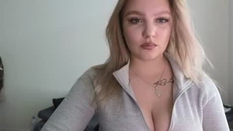 Snapshot of sweety_bettyyy chatting on July 13, 2026, 11:02 am Betty online show from July 13, 2026, 11:02 am