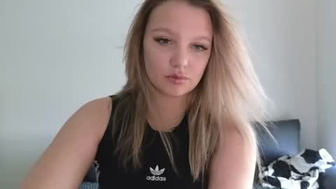 Snapshot of sweety_bettyyy chatting on July 28, 2026, 11:17 am Betty online show from July 28, 2026, 11:17 am