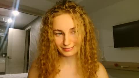 Snapshot of sweety_fruits chatting on November 28, 2025, 3:47 pm sweety_fruits online show from November 28, 2025, 3:47 pm
