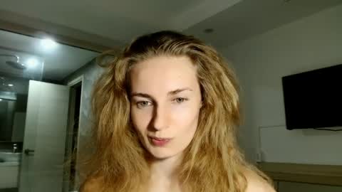Snapshot of sweety_fruits chatting on April 2, 2026, 5:21 pm sweety_fruits online show from April 2, 2026, 5:21 pm