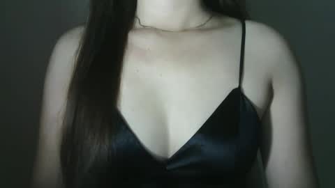 sweety_princess15 online show from October 21, 2025, 3:35 pm