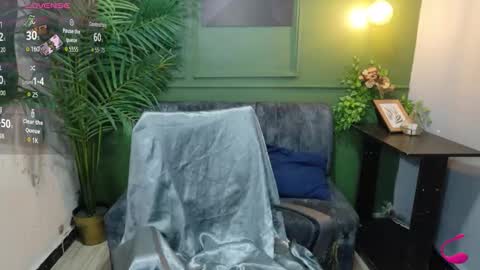 Snapshot of sweety_smilee chatting on March 14, 2026, 7:41 pm Emma online show from March 14, 2026, 7:41 pm