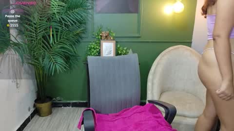 Snapshot of sweety_smilee chatting on March 28, 2026, 7:57 pm Emma online show from March 28, 2026, 7:57 pm