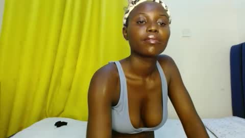 Snapshot of sweety_spixxy chatting on February 19, 2026, 3:35 am Dolly online show from February 19, 2026, 3:35 am