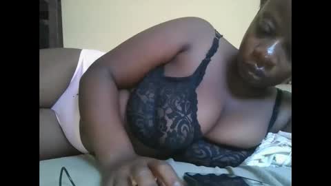 sweetyass25 online show from October 20, 2025, 5:52 am