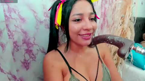 Snapshot of sweetyblowjob19 chatting on July 18, 2026, 10:52 am Lina online show from July 18, 2026, 10:52 am