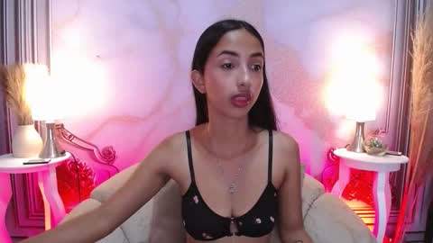 LAURA online show from September 23, 2025, 12:08 pm