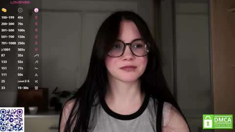 Astrid online show from November 1, 2025, 7:05 pm