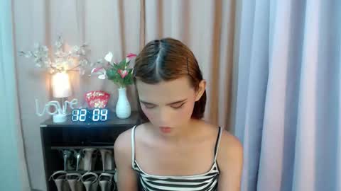 Snapshot of sweetytrannygirlxx chatting on September 17, 2025, 4:03 am Megan online show from September 17, 2025, 4:03 am
