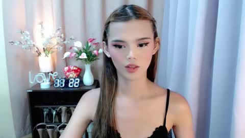 Snapshot of sweetytrannygirlxx chatting on September 24, 2025, 3:21 am Megan online show from September 24, 2025, 3:21 am
