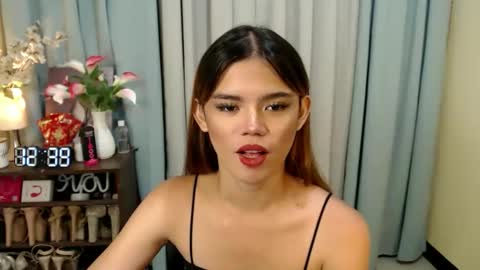 Snapshot of sweetytrannygirlxx chatting on April 14, 2026, 4:40 am Megan online show from April 14, 2026, 4:40 am