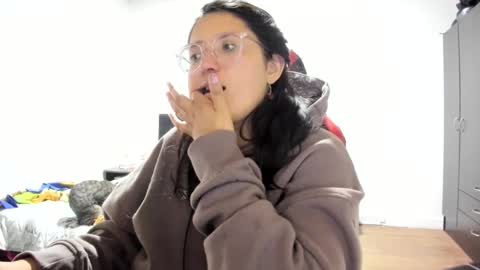 Snapshot of sweetyypeach chatting on December 4, 2024, 5:49 am sweetyypeach online show from December 4, 2024, 5:49 am