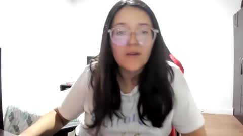 Snapshot of sweetyypeach chatting on December 7, 2024, 6:43 am sweetyypeach online show from December 7, 2024, 6:43 am