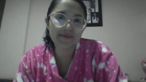 Snapshot of sweetyypeach chatting on December 21, 2024, 3:36 am sweetyypeach online show from December 21, 2024, 3:36 am