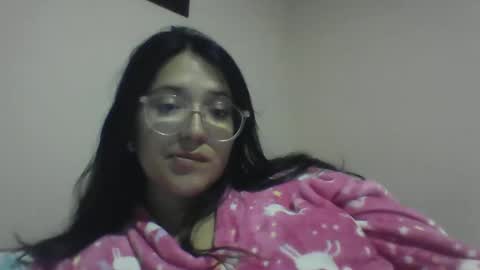Snapshot of sweetyypeach chatting on December 23, 2024, 3:18 am sweetyypeach online show from December 23, 2024, 3:18 am