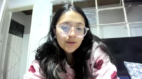 Snapshot of sweetyypeach chatting on January 4, 2025, 3:50 am sweetyypeach online show from January 4, 2025, 3:50 am