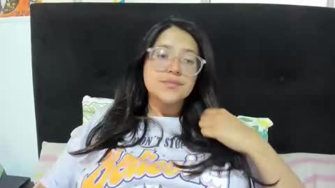 Snapshot of sweetyypeach chatting on January 12, 2025, 5:01 pm sweetyypeach online show from January 12, 2025, 5:01 pm