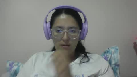 Snapshot of sweetyypeach chatting on February 11, 2025, 3:29 am sweetyypeach online show from February 11, 2025, 3:29 am