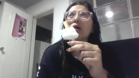 Snapshot of sweetyypeach chatting on February 13, 2025, 12:57 am sweetyypeach online show from February 13, 2025, 12:57 am