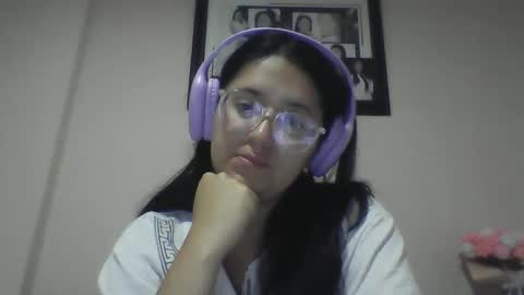 Snapshot of sweetyypeach chatting on February 18, 2025, 4:04 am sweetyypeach online show from February 18, 2025, 4:04 am