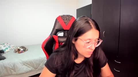 Snapshot of sweetyypeach chatting on February 19, 2025, 6:43 pm sweetyypeach online show from February 19, 2025, 6:43 pm