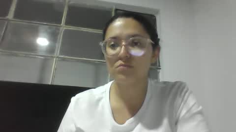 Snapshot of sweetyypeach chatting on March 4, 2025, 3:11 am sweetyypeach online show from March 4, 2025, 3:11 am