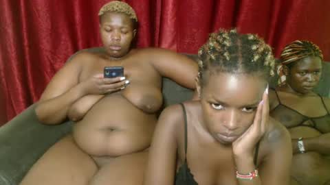 Snapshot of sweetz_candice chatting on February 16, 2025, 2:20 am sweetz_candice online show from February 16, 2025, 2:20 am