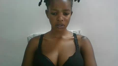 sweetz_candice online show from October 21, 2025, 10:38 am