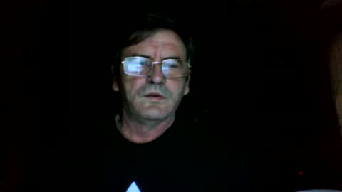 Snapshot of swergiu333 chatting on April 21, 2026, 4:19 am Raymond online show from April 21, 2026, 4:19 am