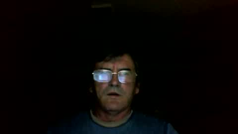 Snapshot of swergiu333 chatting on May 18, 2026, 4:18 am Raymond online show from May 18, 2026, 4:18 am