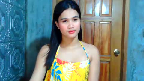 Snapshot of swettie_rhea chatting on June 23, 2026, 6:17 pm Rhea online show from June 23, 2026, 6:17 pm
