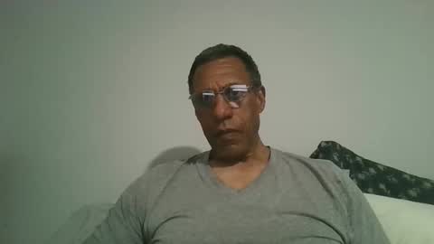 swimmerbod2495 online show from April 27, 2026, 2:09 am