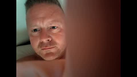 Swingrstarr online show from April 15, 2026, 8:54 am