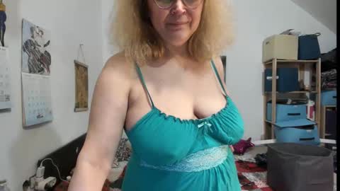 switchlorenx online show from February 4, 2026, 5:41 pm