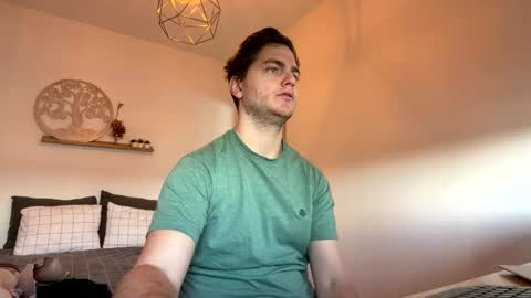 syl092 online show from February 7, 2026, 9:57 am