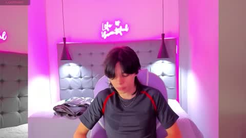 sylasfrost online show from November 26, 2025, 10:27 am